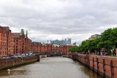 Hamburg, Almanya - 27 Haziran 2019: Speicherstadt - en büyük wa