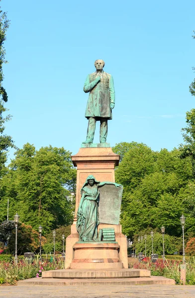 Helsinki, Finland. Johan Ludvig Runeberg Statue. The monument wa — Stock Photo, Image