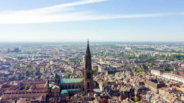 Strasbourg, France. La partie historique de la ville, Cathédrale de Strasbourg, Vue Aérienne — Photo