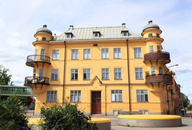 Vasteras, İsveç - 23 Haziran 2019: Vasagatan Caddesi 'ndeki Ev