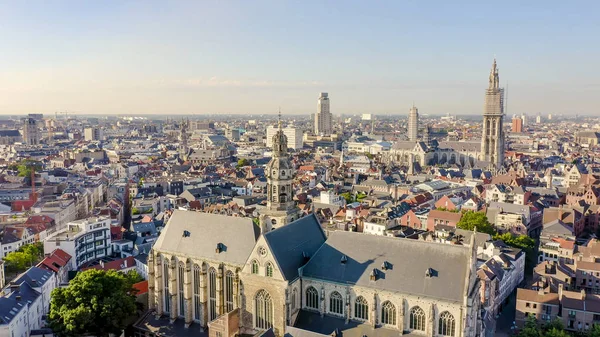 Antverpy, Belgie. Katedrála svatého Pavla (Sint-Pauluskerk), letecký pohled — Stock fotografie