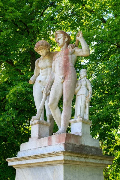 스웨덴 스톡홀름 - 2019 년 6 월 23 일: 드레드 틴 그 홀름 궁전 정원, — 스톡 사진