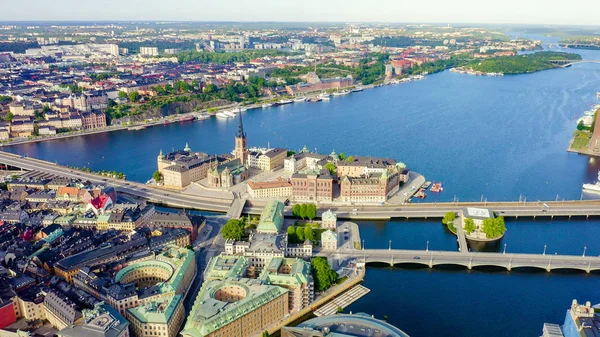 Estocolmo, Suecia. Old Town Gamla Stan (en inglés). Riddarholmen. Helgeandsholmen. Vista aérea, desde el dron —  Fotos de Stock