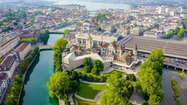 Zurich, Swiss. Panorama kota dari udara. Stasiun Utama Zurich, Museum Nasional Swiss, Pemandangan Udara — Stok Foto