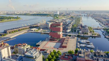 Anvers, Belçika - 2 Ağustos 2019: Mas Müzesi (Museum aan de Stroom), Havadan Görünüm 