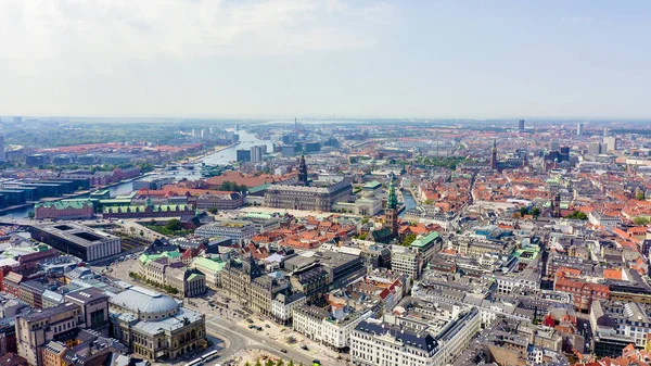 Copenhague, Dinamarca. Nueva Plaza Real, Palacio Real de Christiansborg, Desde Drone — Foto de Stock