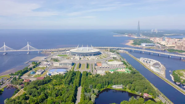 Sint-Petersburg, Rusland-18 juni 2019: Gazprom Arena. Western hoge snelheid diameter, Lakhta Center. Gazprom hoofdkwartier, van Drone — Stockfoto