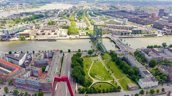 Rotterdam, Hollanda. Rotterdam Köprüleri - Williamsburg Askı Köprüsü, De Hef Asma Köprüsü ve Koninginnebrug Köprüsü, Hava Görünümü — Stok fotoğraf