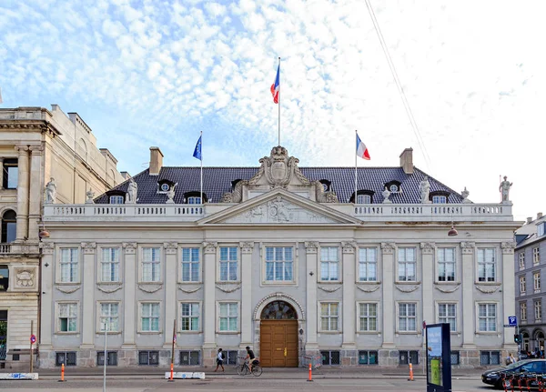 Kodaň, Dánsko - 26. června 2019: Francouzské velvyslanectví v Denmě — Stock fotografie