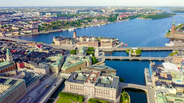 Estocolmo, Suecia. Old Town Gamla Stan (en inglés). Riddarholmen. Helgeandsholmen. Vista aérea, desde el dron —  Fotos de Stock