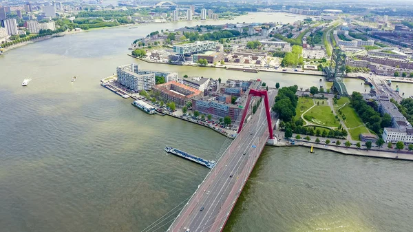 Rotterdam, Paesi Bassi. Williamsburg Ponte sospeso sul fiume Nieuwe Maas, Vista aerea — Foto Stock