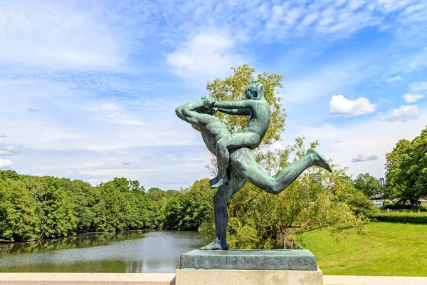 Oslo, Norvegia - 24 giugno 2019: Sculture situate sul Ponte o — Foto Stock