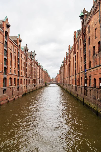Hamburgo, Alemania. Speicherstadt - el área de almacén más grande en —  Fotos de Stock