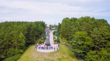 Rusya, Kemerovo - 21 Temmuz 2018: Anıt - İsveç madenciler için bellek. Kemerovo şehir. Rusya'dan Dron 