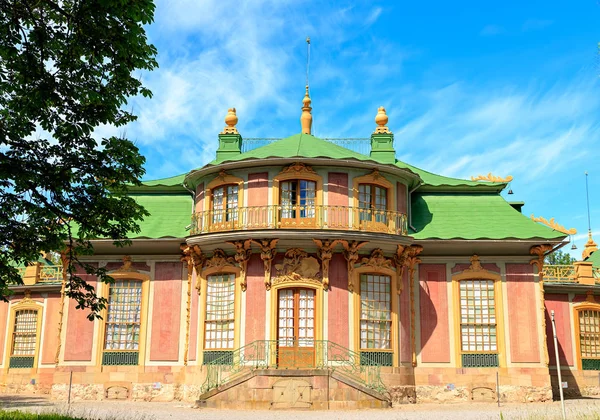 Stockholm - 23 juni 2019: Drottningholms slottsträdgård. — Stockfoto