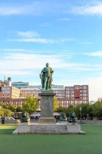 Стокгольм, Швеция Памятник Карлу XIII, правившему Швецией — стоковое фото