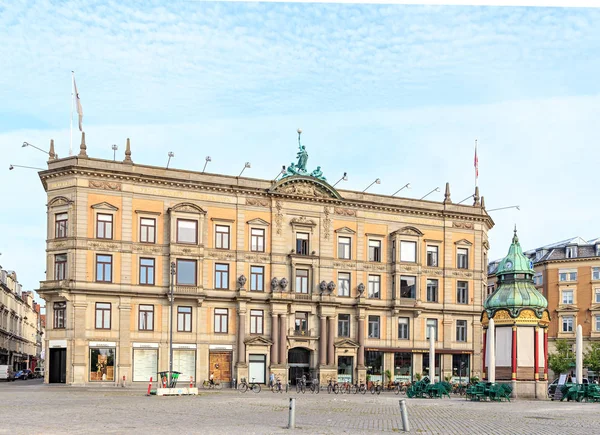 Köpenhamn, Danmark - 26 juni 2019: Hus på New Royal Square — Stockfoto