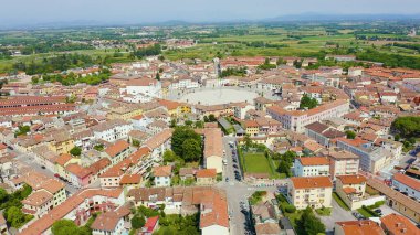 Palmanova, Udine, İtalya. O dönemin örnek bir takviye projesi 1593 'te, Aerial View' da ortaya kondu.  