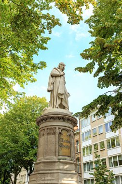 Antwerp, Belçika - 2 Temmuz 2019: Quinten Massijs (I) heykeli, ayrıca Matsijs, Matsys, Massys, Metsijs, Messijs veya Messys gibi Kwinten veya Quentin heykeli. Hollanda 'nın güneyinden bir sanatçı.