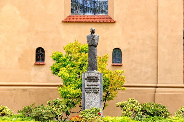 Cracovia Polonia Julio 2019 Monumento Cardenal Adam Stefan Sapieha Situado — Foto de Stock