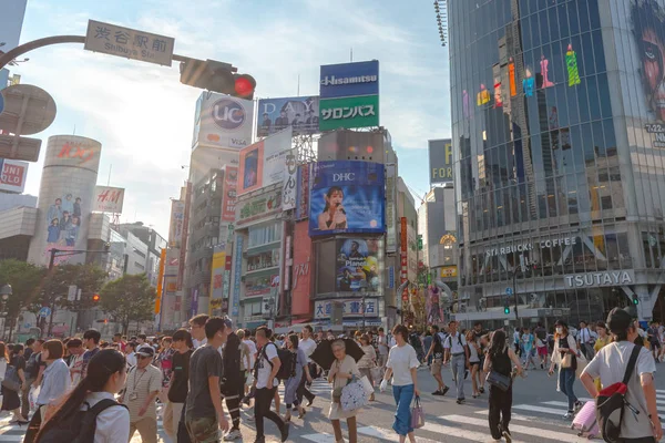 東京都渋谷区渋谷 2021 の歩行者横断歩道 世界で最も忙しい横断歩道の一つは 渋谷の交差点 — ストック写真