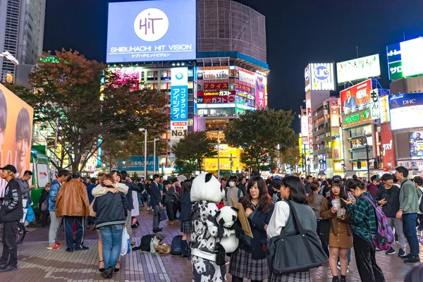 東京都 2018 東京都渋谷区で歩行者の横断歩道 世界で最も忙しい横断歩道の一つは 渋谷の交差点 — ストック写真