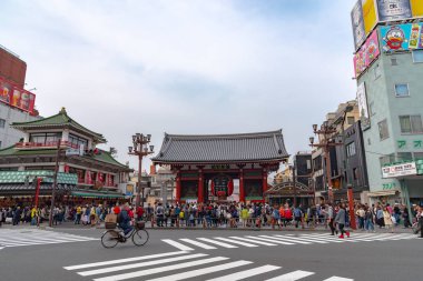 Asakusa, Tokyo, Japonya - 28 Mart 2018: Sensoji Tapınağı Asakusa alanında Asakusa.The Sensoji Tapınağı'nda Tokyo en eski Tapınağı olan.