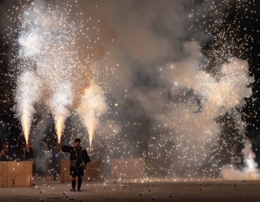 Shizuoka, Japonya - 1 Nisan 2018: Tezutsu Hanabi (el havai fişek festivali) Shizuoka Festivali, Shizuoka, Japonya.