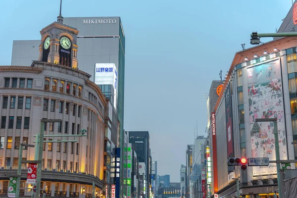 东京银座 2018年12月22日 银座区夜景 该区到处都有知名品牌旗舰店 提供高端零售购物 — 图库照片