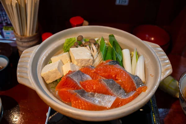 Ιαπωνική Κουζίνα Ishikari Nabe Ένα Ιαπωνικό Στυλ Ζεστό Κατσαρόλα Σολομό — Φωτογραφία Αρχείου