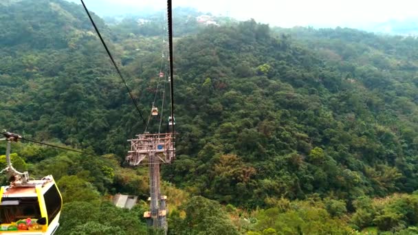 Taipei Taiwan Feb 2019 Maokong Gondola Con Montagna Intorno Sistema — Video Stock