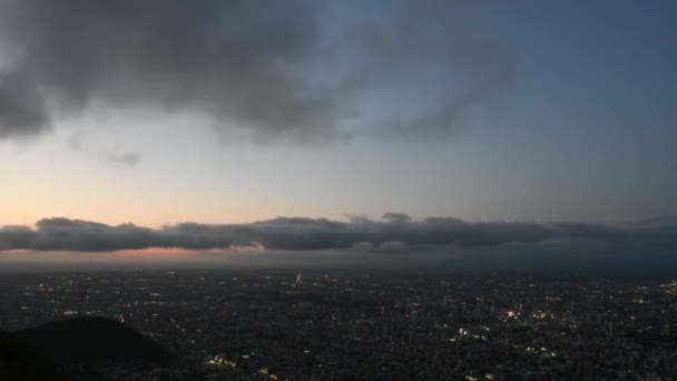 Vista Nocturna Del Paisaje Urbano Ciudad Sapporo Desde Observación Mountain — Vídeos de Stock