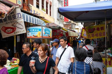 Tainan, Tayvan - 13 Nisan 2019 : Anping Old Street ( Yanping Street ). Anping ilçesinde tarihi bir sokak, aynı zamanda Tainan, Tayvan en eski sokak.