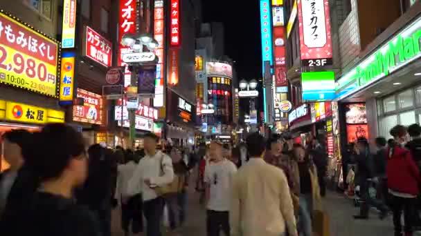 渋谷交差点は世界で最も忙しい横断歩道の一つです 渋谷区の歩行者横断歩道 — ストック動画