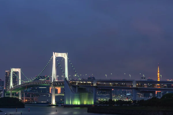 Frumoasă Vedere Noapte Odaiba Turnul Tokyo Podul Curcubeu Din Tokyo — Fotografie, imagine de stoc