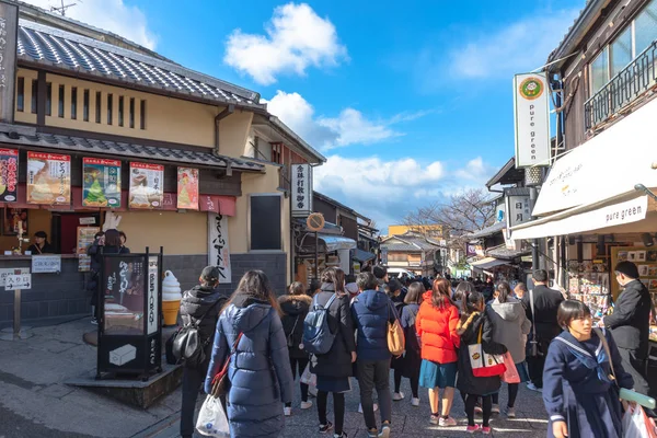 Gedrängte Touristen Auf Der Einkaufsstraße Matsubara Dori Voll Von Geschäften — Stockfoto