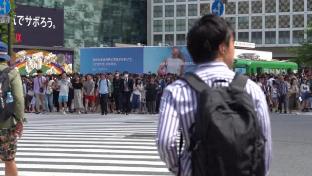 Токио Япония Мая 2019 Года Закройте Пешеходов Идущих Сибуя Петь — стоковое видео