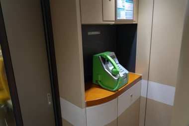 Tokyo, Japonya - 3 Mayıs 2019 : Akita Shinkansen Komachi, Japonya'da Ueno istasyonunda E6 Serisi Shinkansen süper ekspres hızlı tren standart sınıf koltuk iç.