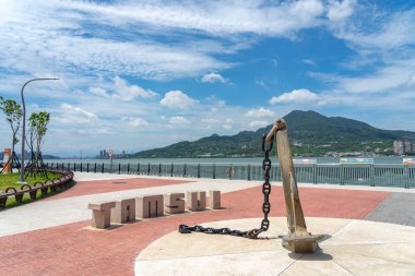 Taipei, Tayvan-19 Haziran 2019: Tamsui yeni Taipei, Tayvan 'da bir deniz tarafı bölgesidir. Şehir Tayvan Boğazı içine güneş ayarı görüntülemek için bir site olarak popülerdir.