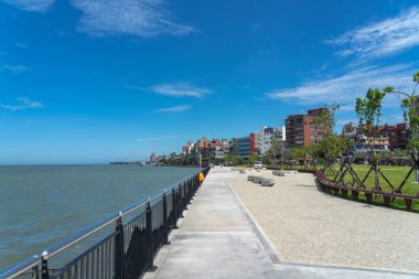 Taipei, Tayvan-19 Haziran 2019: Tamsui yeni Taipei, Tayvan 'da bir deniz tarafı bölgesidir. Şehir Tayvan Boğazı içine güneş ayarı görüntülemek için bir site olarak popülerdir.