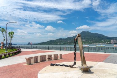 Taipei, Tayvan-19 Haziran 2019: Tamsui yeni Taipei, Tayvan 'da bir deniz tarafı bölgesidir. Şehir Tayvan Boğazı içine güneş ayarı görüntülemek için bir site olarak popülerdir.
