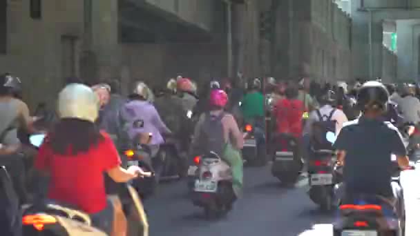 Taipei, Taiwan : 21 June 2019 : Scooter waterfall in Taiwan ( 4K UHD time-lapse ). Traffic jam crowded of motorcycles at rush hour on ramp of Taipei Bridge, Cascade of scooters on Minquan West Road in Datong District — Stock Video