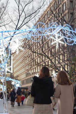 Osaka, Japonya - 14 Aralık 2018 : Osaka Işıklar Festivali. Kış aydınlatma olayları, Midosuji Aydınlatma ve Hikari Rönesans. popüler turistik, tatil için seyahat hedef