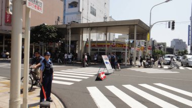 Aomori, Japonya - Ağu 6 2018 : Nebuta Matsuri sırasında Aomori cityscape. Nebuta Matsuri, Aomori Ili, Japonya'da düzenlenen bir yaz festivalidir.