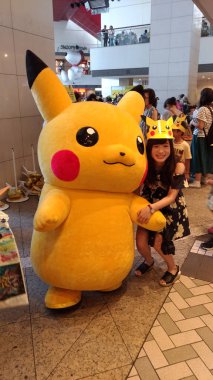 Yokohama, Japonya - 09 Ağustos 2017: Pikachu Salgını! 2017. Pok?mon Company tarafından Japonya'nın Yokohama Minato Mirai 21 bölgesinde 9-15 Ağustos 2017 tarihleri arasında düzenlenen gerçek dünya etkinliği