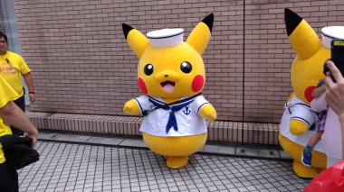 Yokohama, Japonya - 09 Ağustos 2017: Pikachu Salgını! 2017. Pok?mon Company tarafından Japonya'nın Yokohama Minato Mirai 21 bölgesinde 9-15 Ağustos 2017 tarihleri arasında düzenlenen gerçek dünya etkinliği