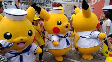 Yokohama, Japonya - 09 Ağustos 2017: Pikachu Salgını! 2017. Pok?mon Company tarafından Japonya'nın Yokohama Minato Mirai 21 bölgesinde 9-15 Ağustos 2017 tarihleri arasında düzenlenen gerçek dünya etkinliği