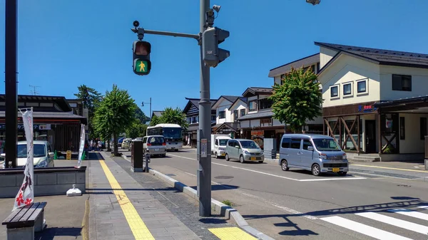 Akita, japan. 5. aug 2017: straßenansicht von kakunodate, einer stadt im bezirk senboku, akita-präfektur, japan. kakunodate ist berühmt durch die bukeyashiki (Samurai-Residenzen)) — Stockfoto