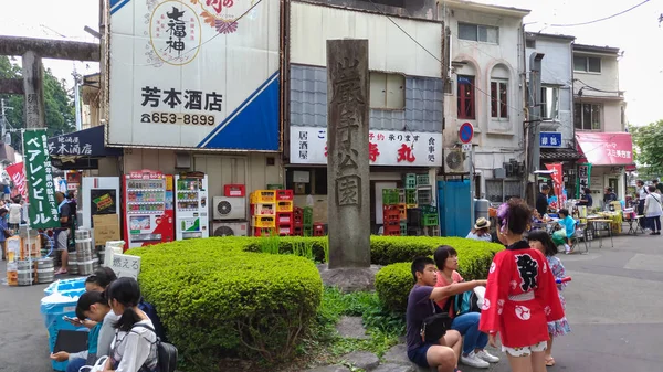 Prefeitura de Iwate, Japão - 04 de agosto de 2017: Vista da cidade de Morioka, durante o Festival Sansa Odori, os cidadãos podem desfrutar de assistir a dança e performance tradicionais — Fotografia de Stock