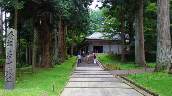 Iwate, Japon. 04 AOÛT 2017 : Temple Chuson-ji dans la ville de Hiraizumi dans la préfecture d'Iwate, au Japon. Chusonji a été inscrit au patrimoine mondial de l'UNESCO en 2011 — Photo